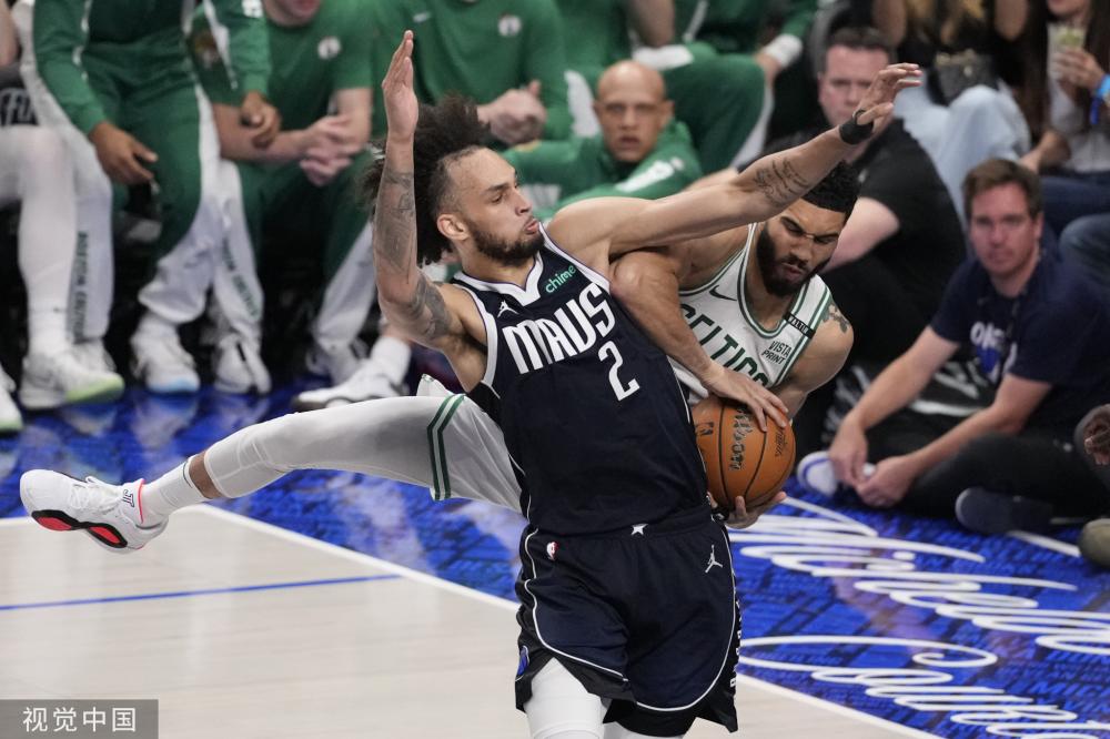 他的脚步移 他的脚步移