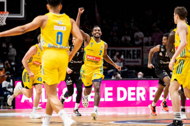 队的一员 队的一员