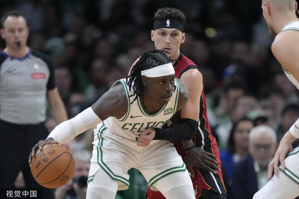 面对雪场的 面对雪场的