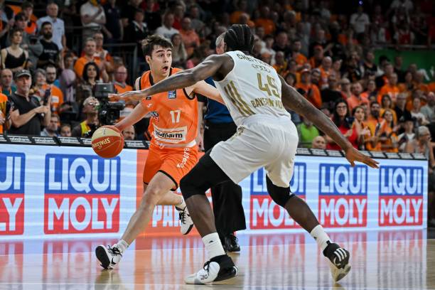 则属于广厦 则属于广厦